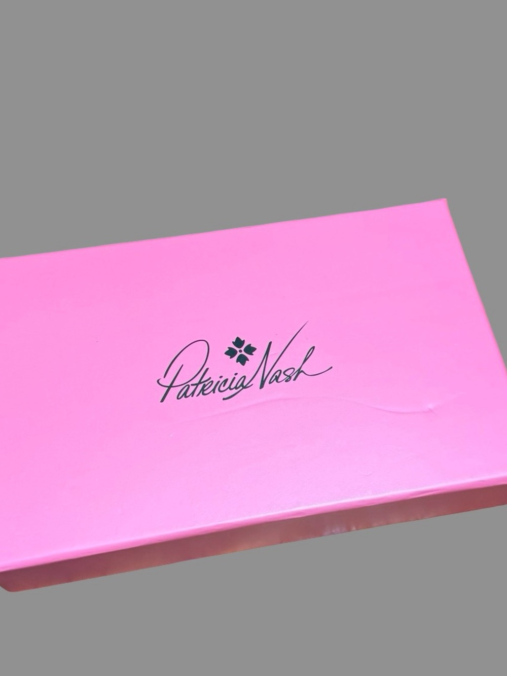 NWT Patricia Nash Cauchy Framed Wallet in Greek Floral / Toile Print – Brand New - Picture 5 of 6